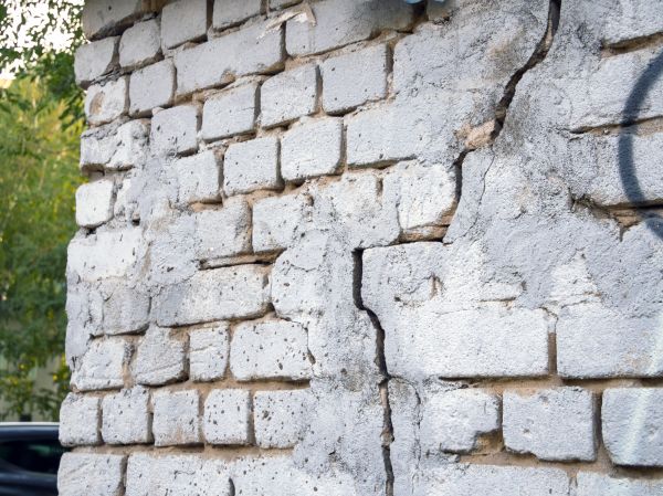 Cracked Brick Wall Repair in Mechanicsburg